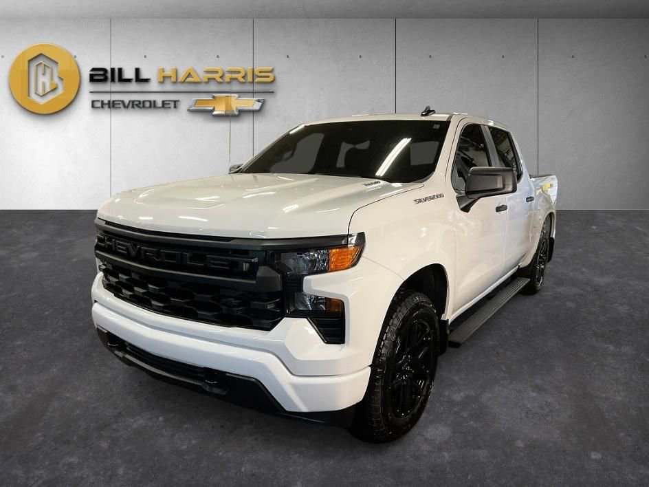 Used 2026 Chevrolet Silverado 1500 Custom AWD/4WD image 1