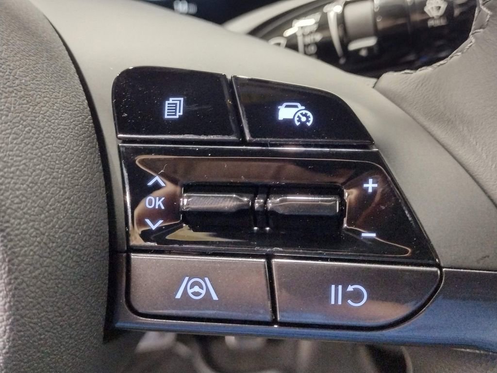 New 2025 Hyundai Elantra SEL image 22