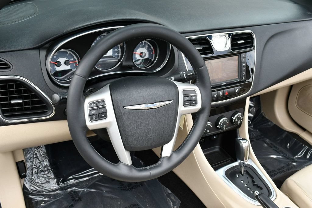 Used 2012 Chrysler 200 Limited FWD image 12