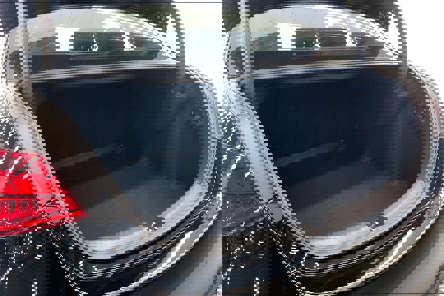 Used 2025 Mercedes-Benz C 300 Sedan image 15