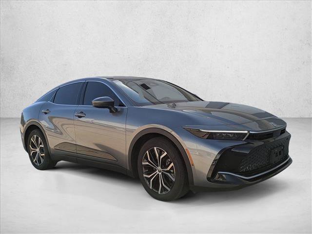 Used 2023 Toyota Crown Limited image 3