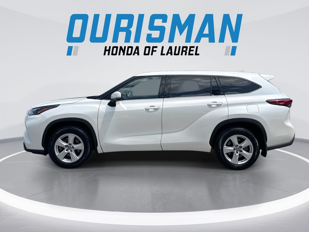 Used 2021 Toyota Highlander LE AWD/4WD image 5