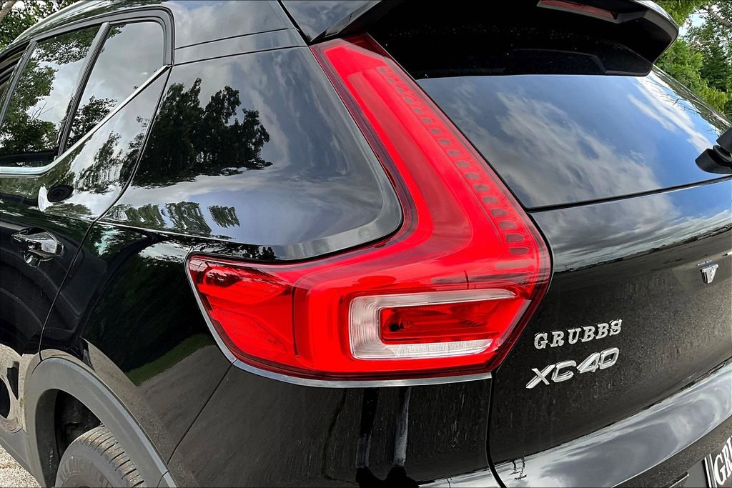 Used 2024 Volvo XC40 B5 Core AWD/4WD image 42