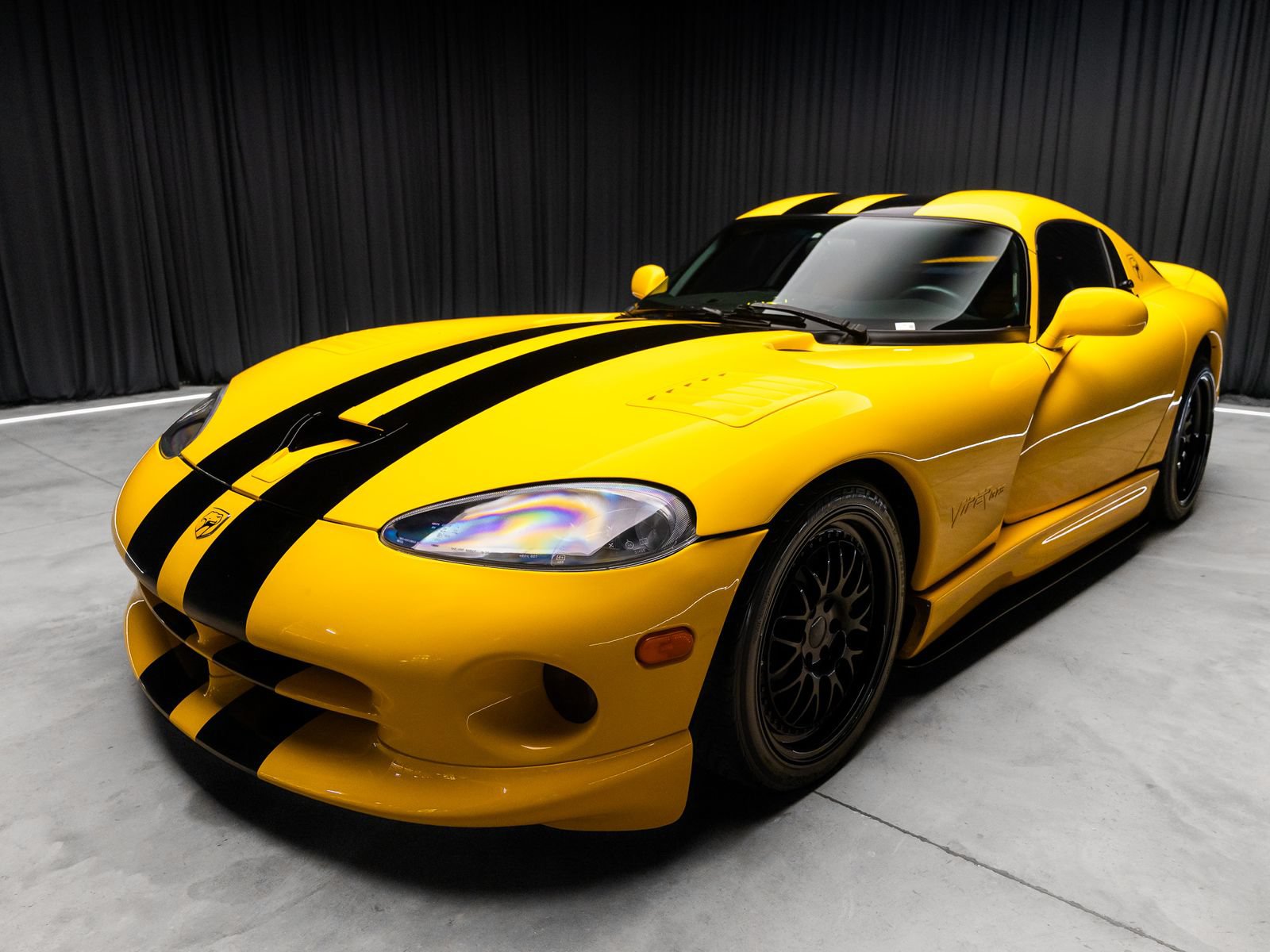 Used 2001 Dodge Viper GTS RWD image 12