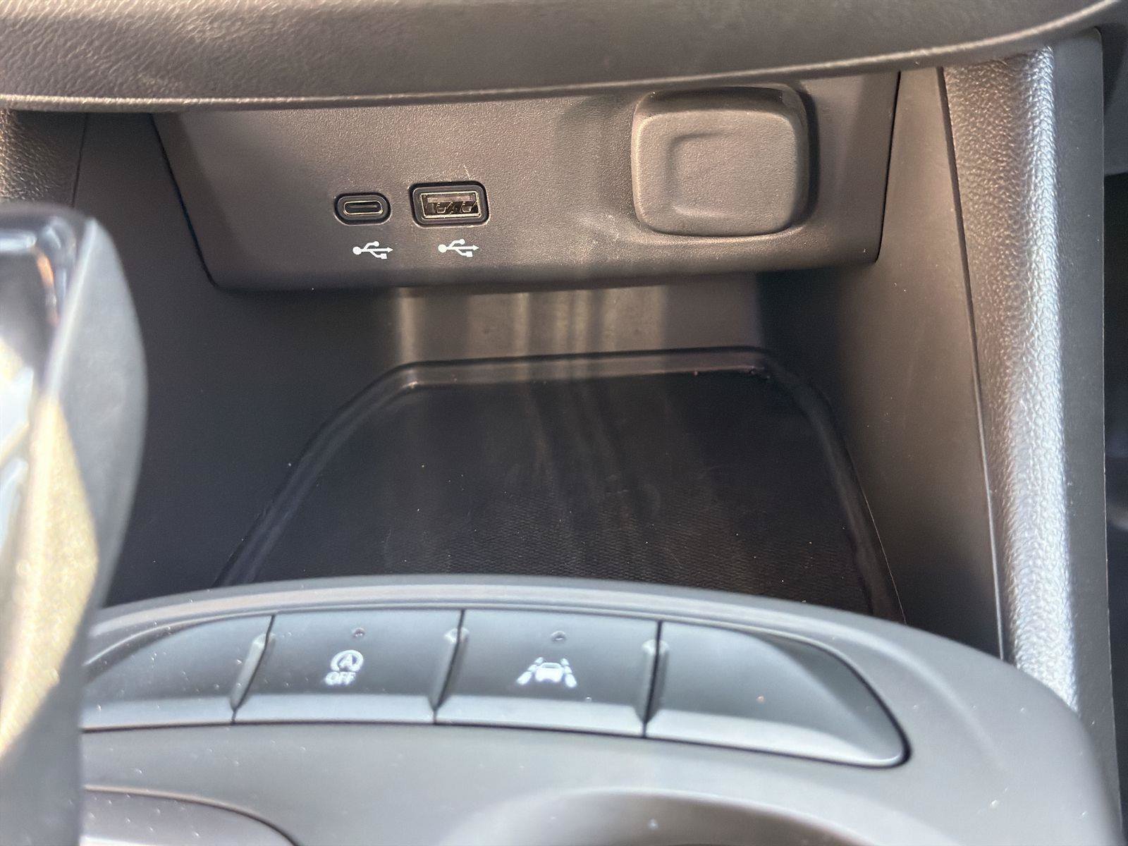 Used 2025 Buick Envista Preferred FWD image 35
