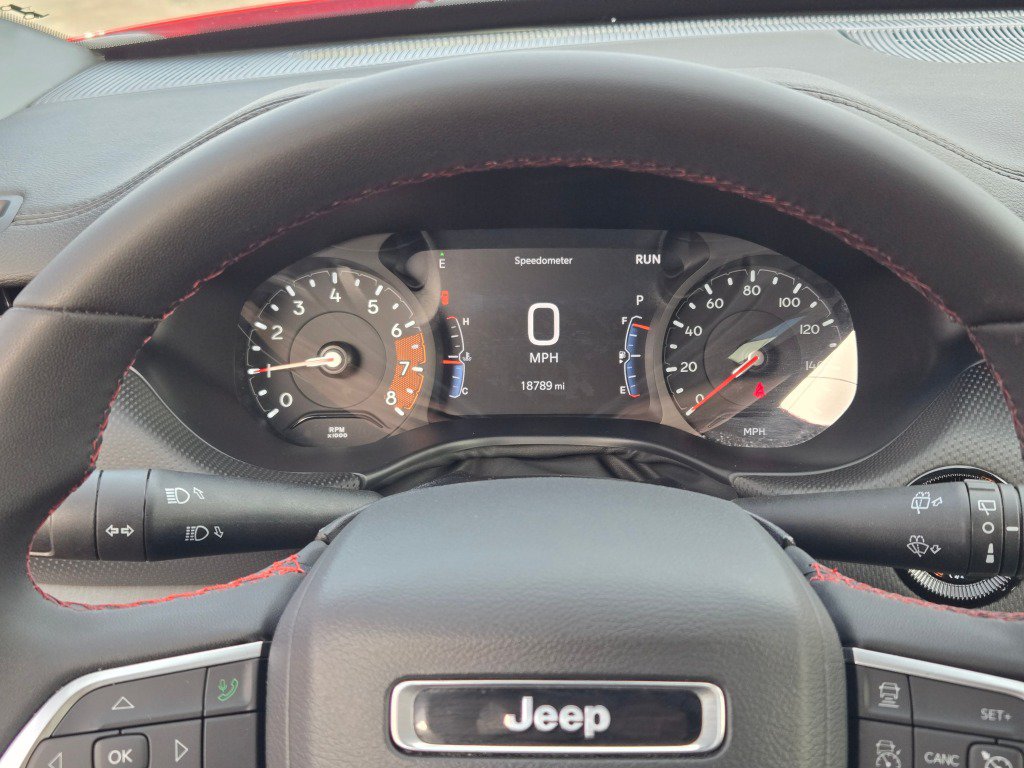 Used 2025 Jeep Compass Trailhawk AWD/4WD image 31