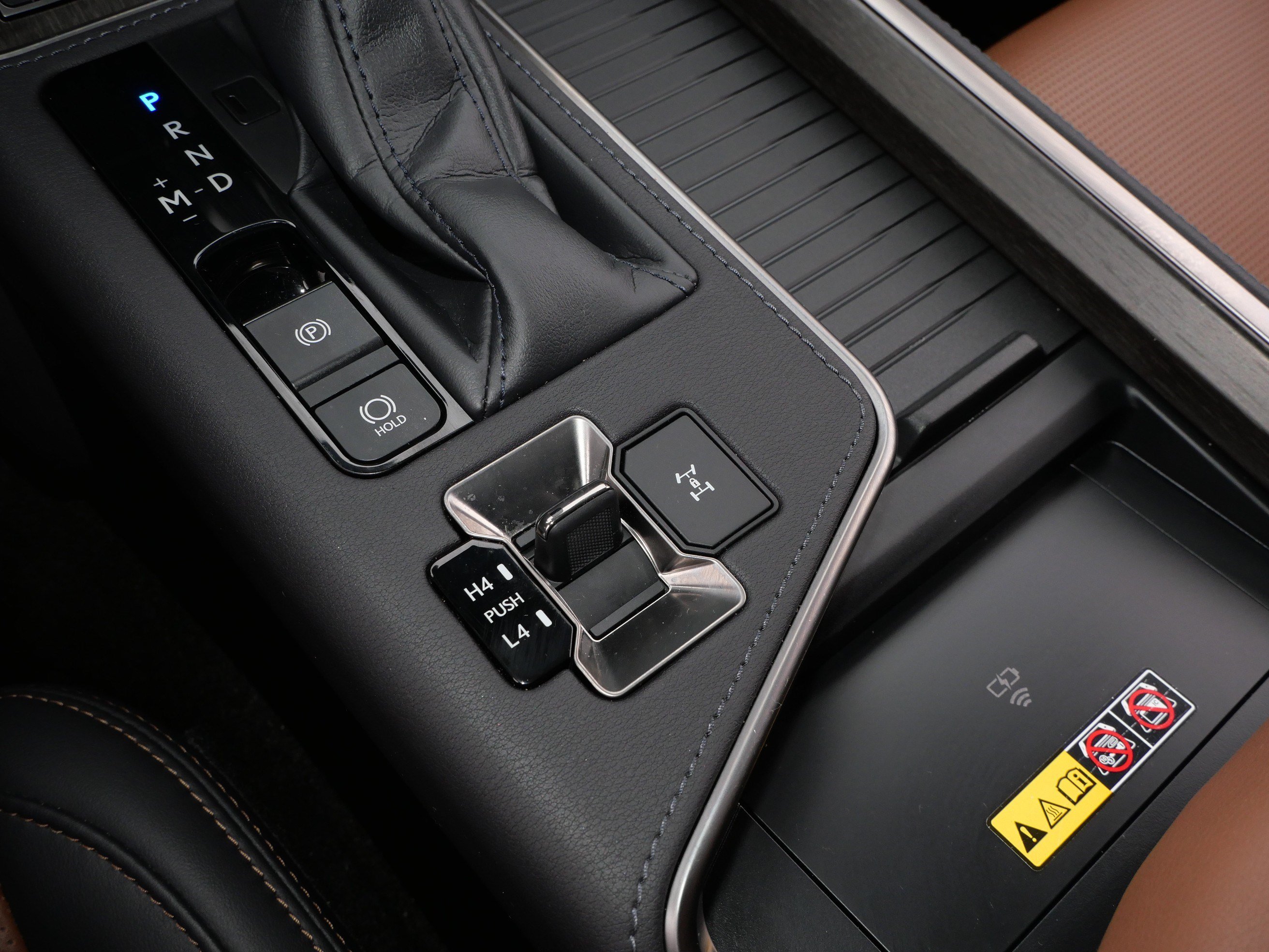 Used 2025 Lexus GX 550 w/ Accessory Package (2T) AWD/4WD image 25