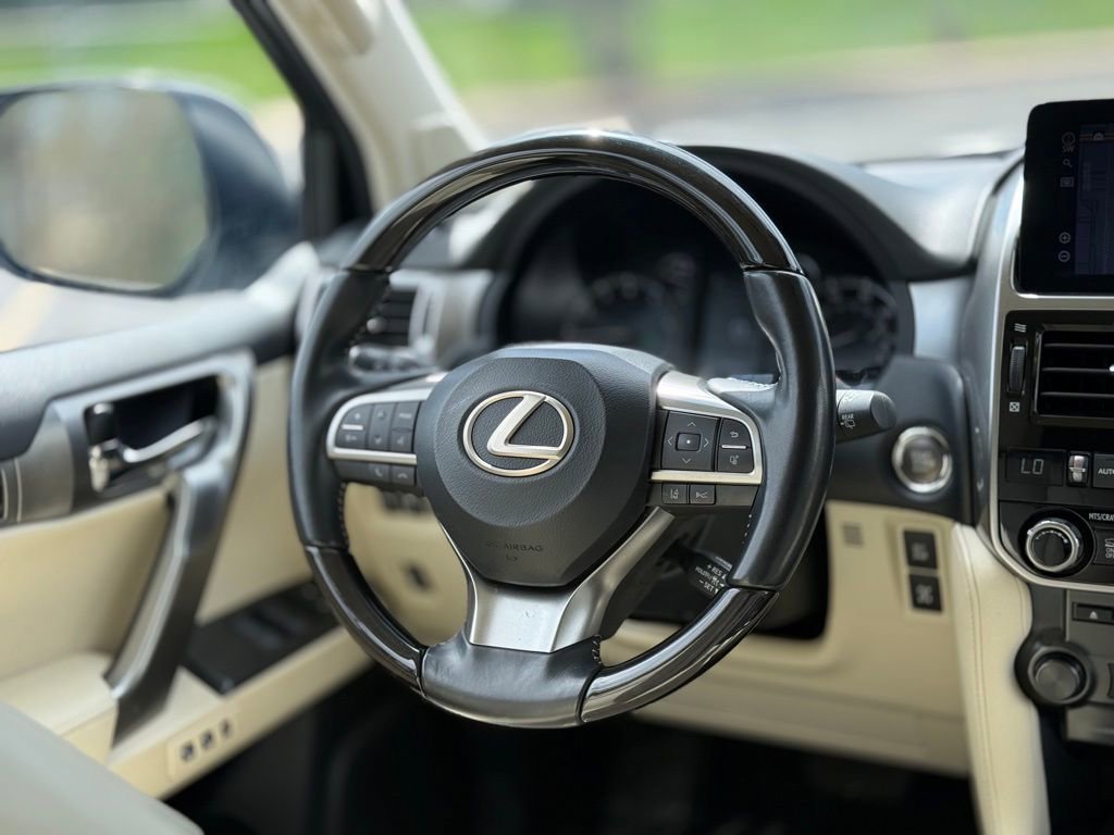 Used 2023 Lexus GX 460 Luxury w/ Off Road Package AWD/4WD image 12