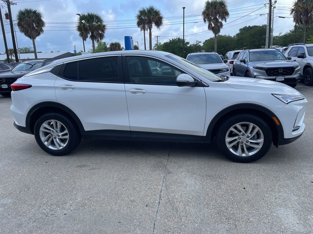 Used 2025 Buick Envista Preferred image 4