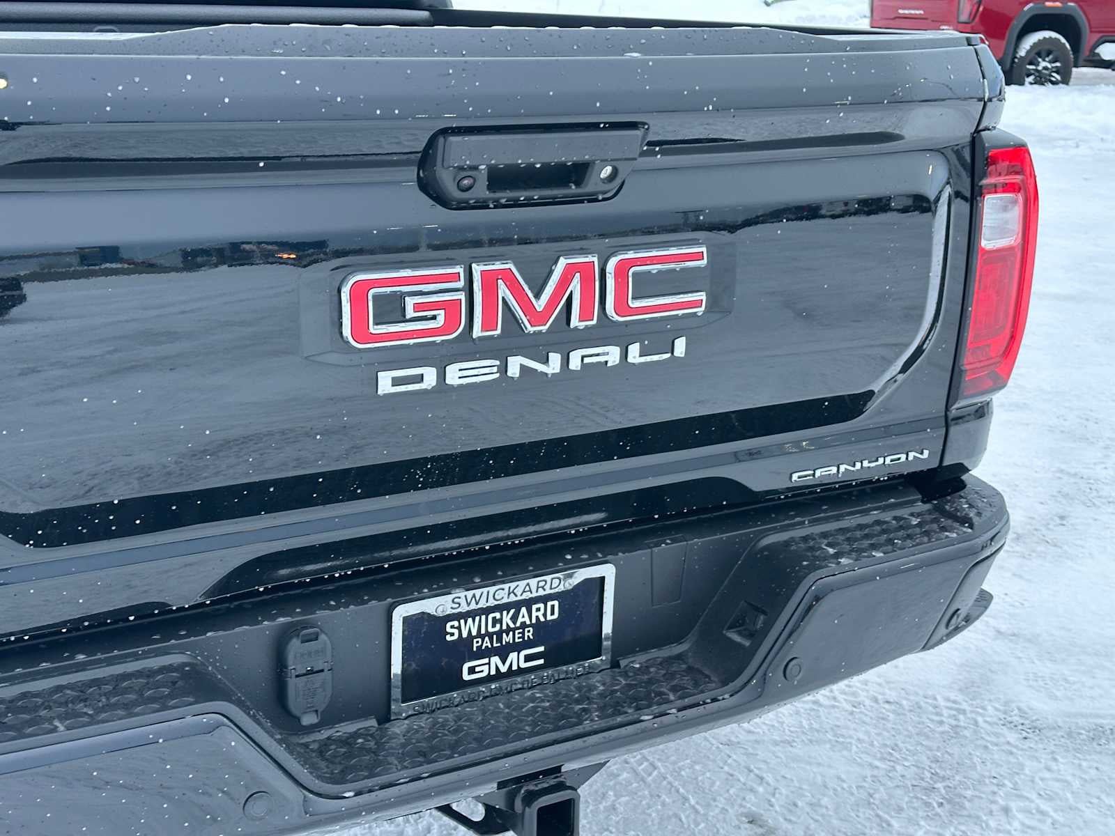 New 2026 GMC Canyon Denali image 13