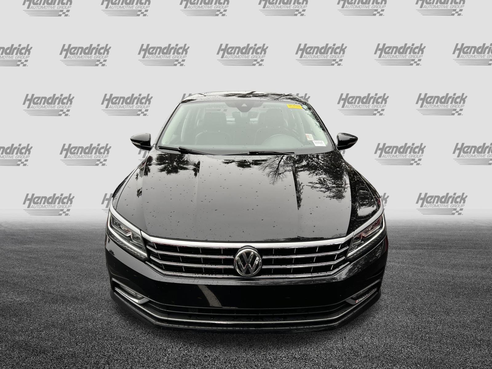 Used 2018 Volkswagen Passat 3.6 SEL Premium image 3