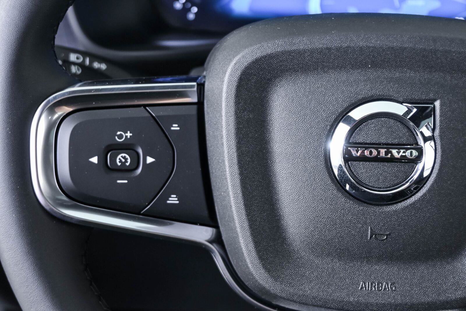New 2026 Volvo XC40 B5 Ultra w/ Protection Package Premier AWD/4WD image 10