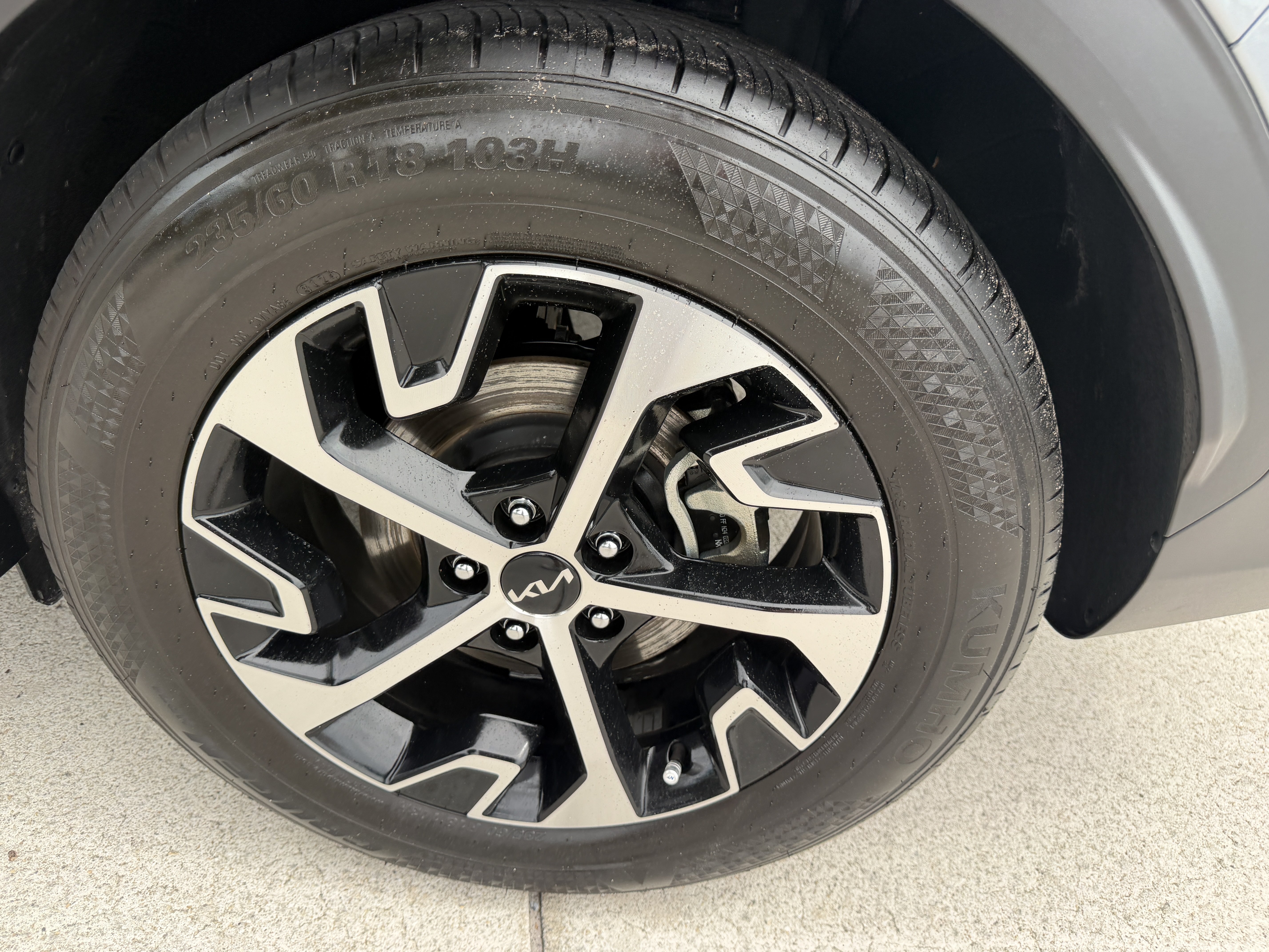 Used 2025 Kia Sportage EX FWD image 32