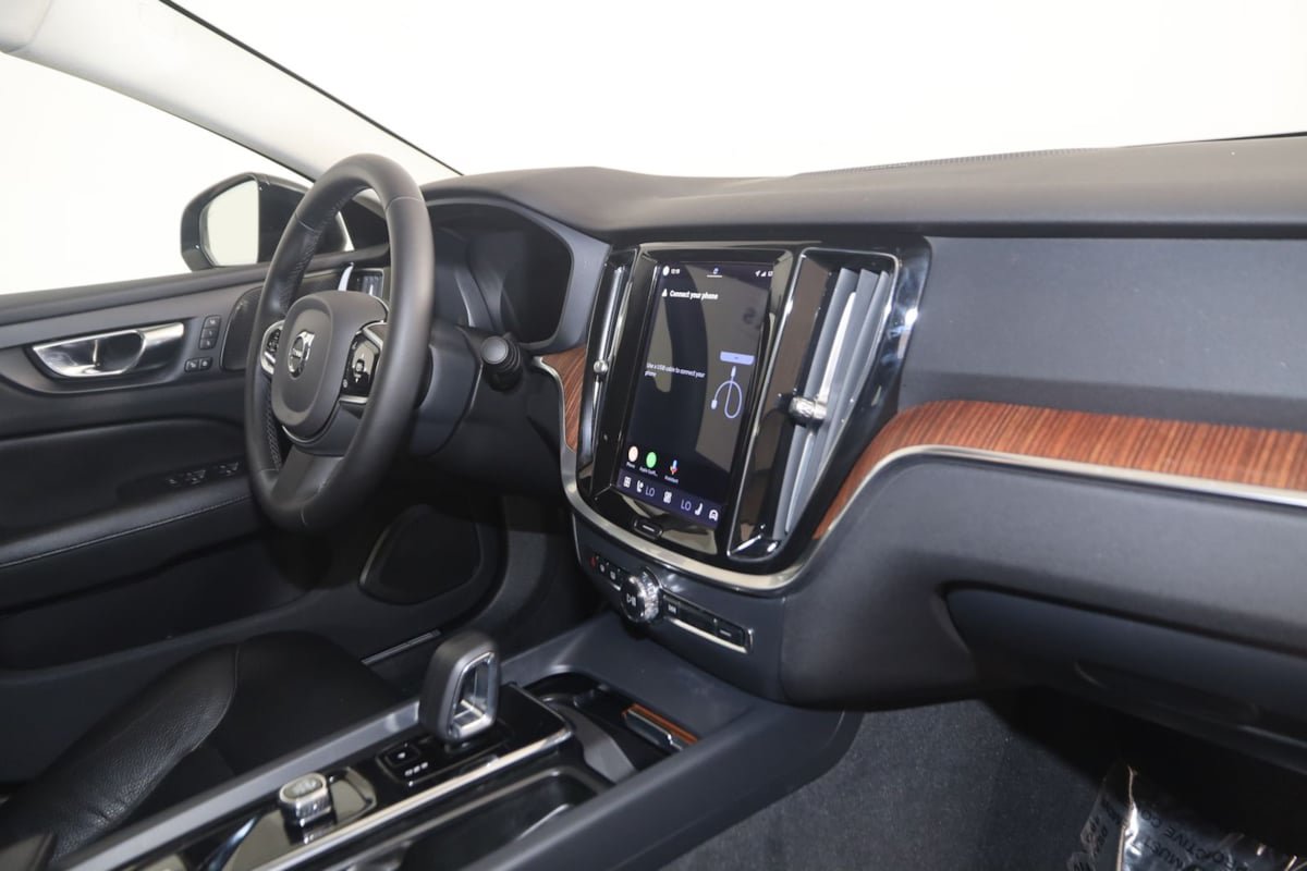 Used 2023 Volvo S60 B5 Plus AWD/4WD image 40