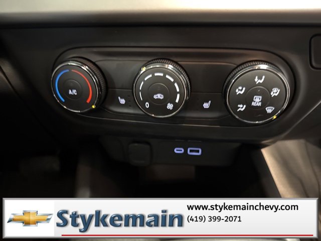 Used 2024 Chevrolet Trax LS w/ LS Convenience Package image 19