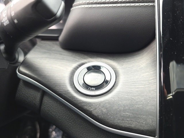 Used 2024 Jeep Grand Cherokee L Limited w/ Luxury Tech Group II image 29