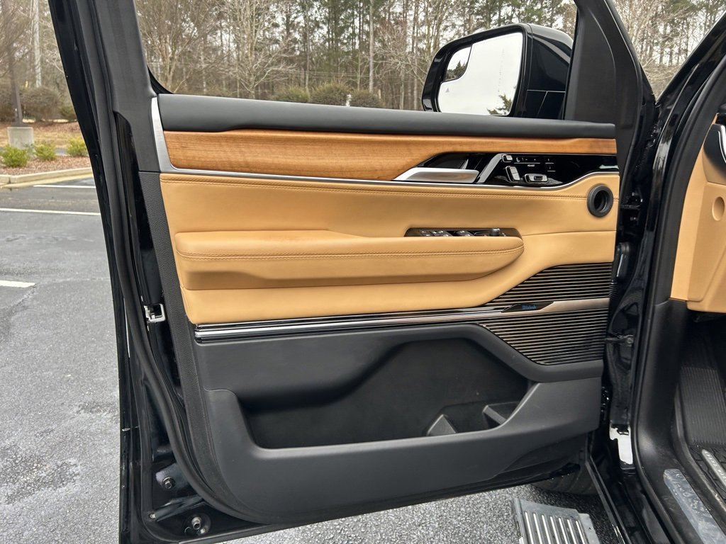 Used 2024 Jeep Grand Wagoneer Series III w/ HD Trailer Tow Package image 58