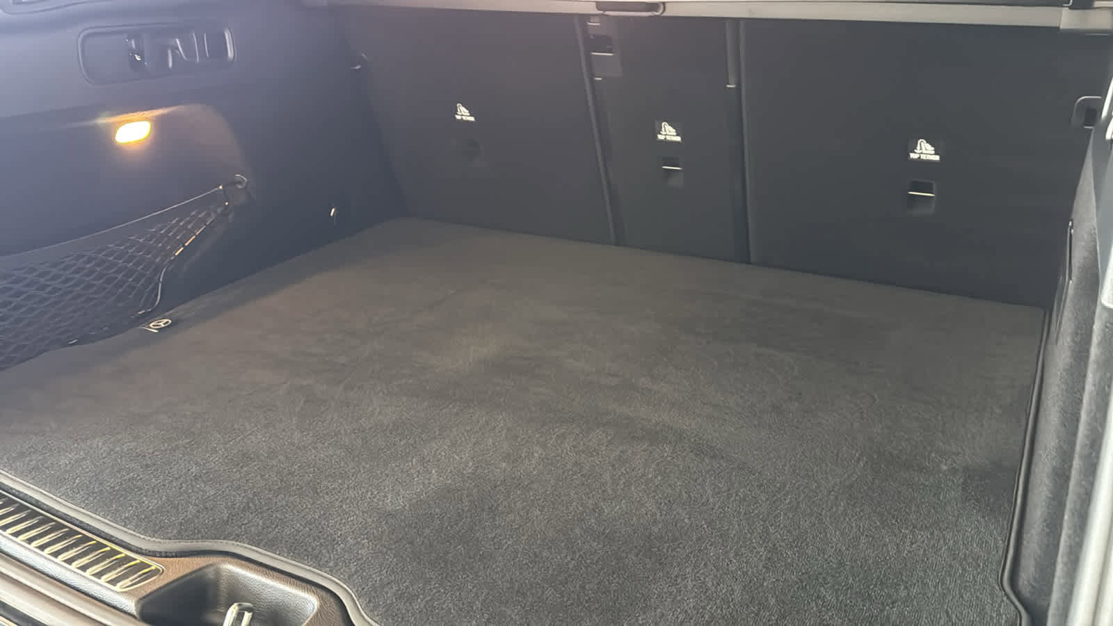 Used 2025 Mercedes-Benz GLC 300 4MATIC image 36