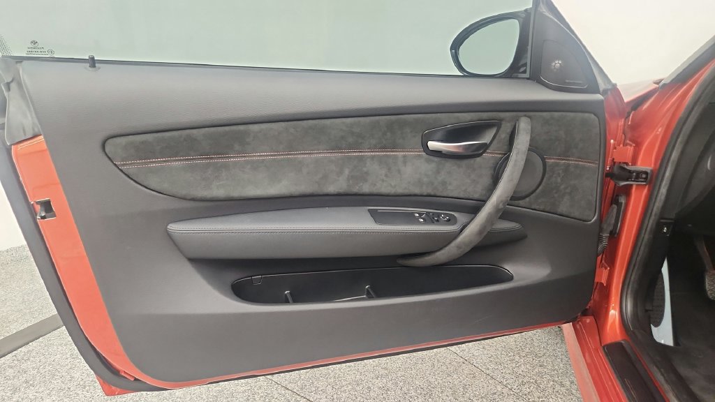 Used 2011 BMW 1 Series M RWD image 32