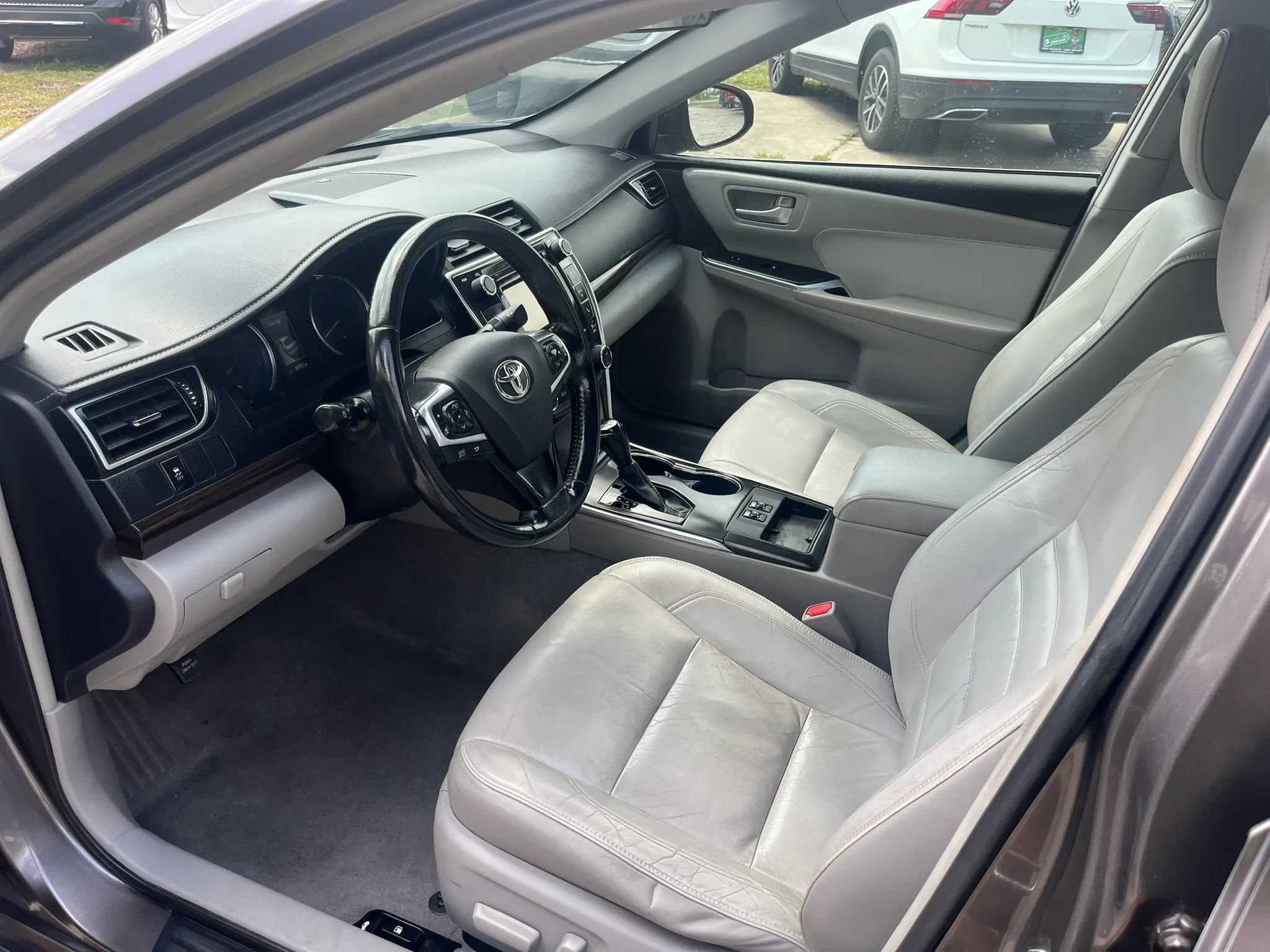 Used 2015 Toyota Camry XLE FWD image 10