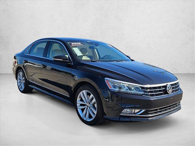 Used 2018 Volkswagen Passat 2.0T SEL Premium FWD image 3