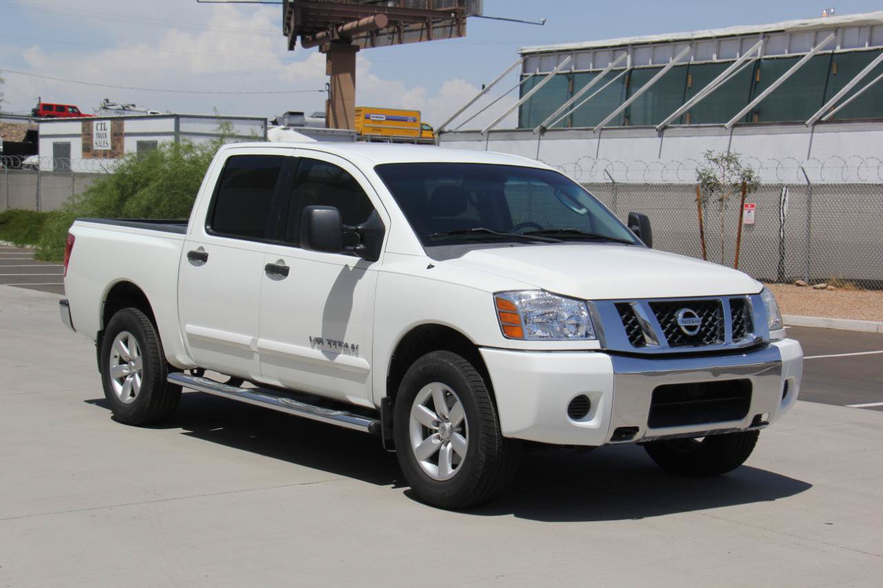 Used 2008 Nissan Titan SE AWD/4WD image 3