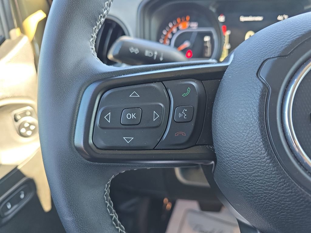 Used 2025 Jeep Wrangler Willys image 21