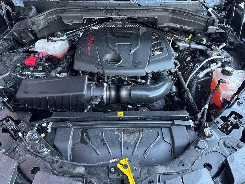 Used 2023 Alfa Romeo Stelvio Ti image 65