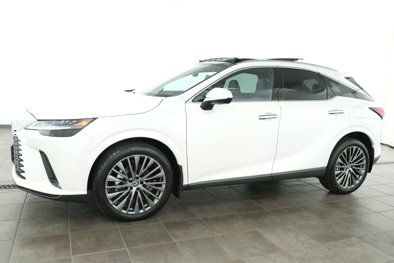 Used 2024 Lexus RX 450h AWD w/ Convenience Package image 2