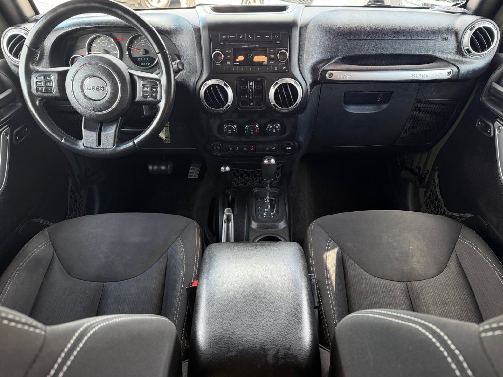 Used 2015 Jeep Wrangler Unlimited Sahara w/ Dual Top Group AWD/4WD image 22
