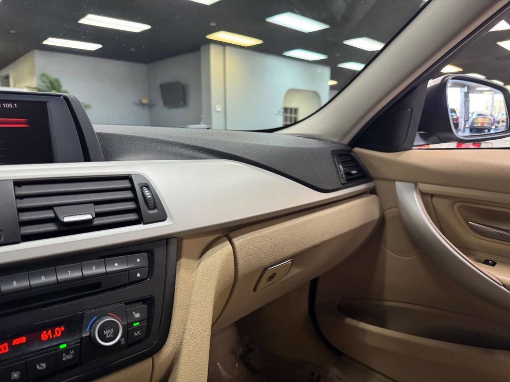 Used 2015 BMW 320i xDrive Sedan AWD/4WD image 27