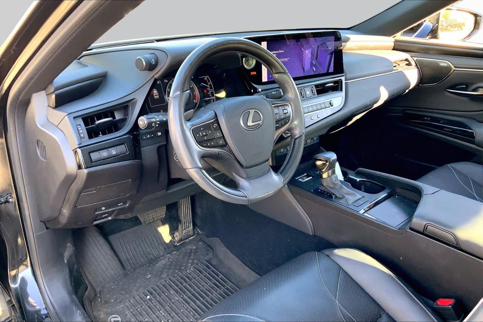 Used 2024 Lexus ES 350 Ultra Luxury w/ Accessory Package (Z2) FWD image 18