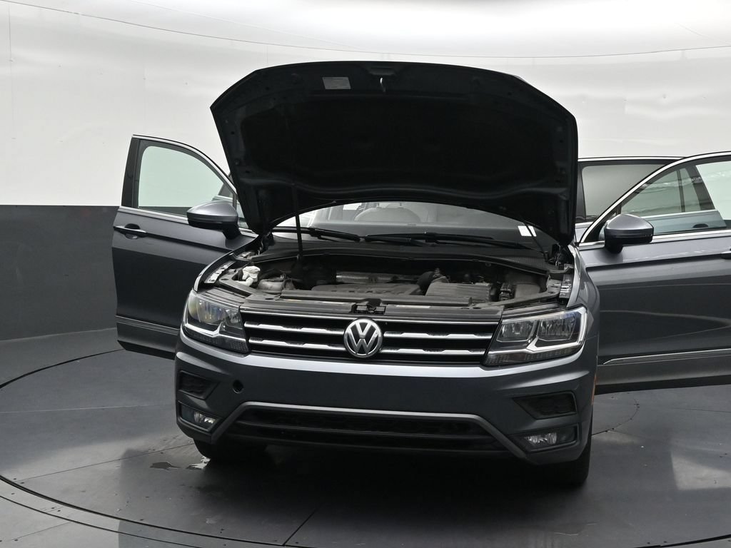 Used 2018 Volkswagen Tiguan SE w/ 18" Alloy Wheels Package FWD image 36
