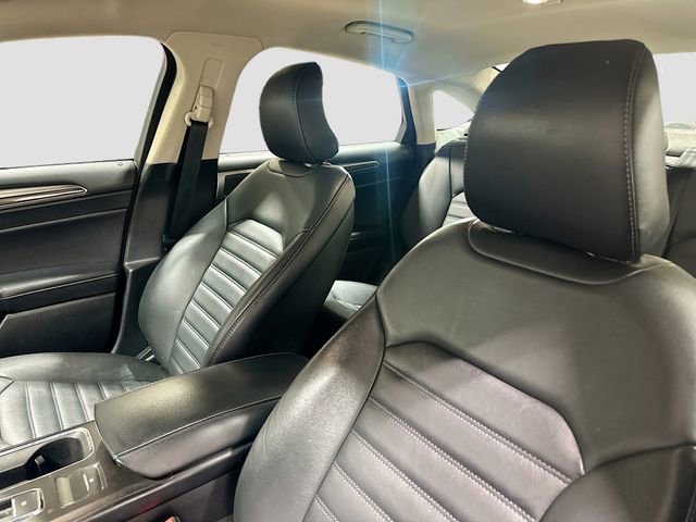 Used 2017 Ford Fusion SE w/ Fusion SE Technology Package FWD image 20
