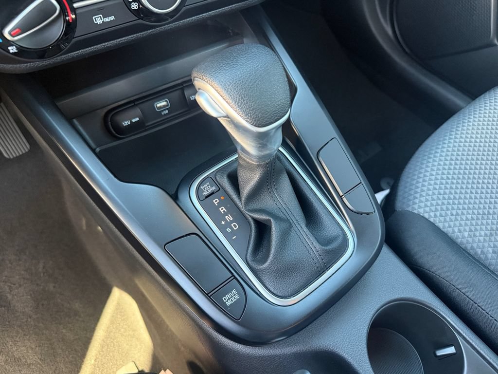 Used 2025 Kia Soul LX w/ LX Technology Package FWD image 27