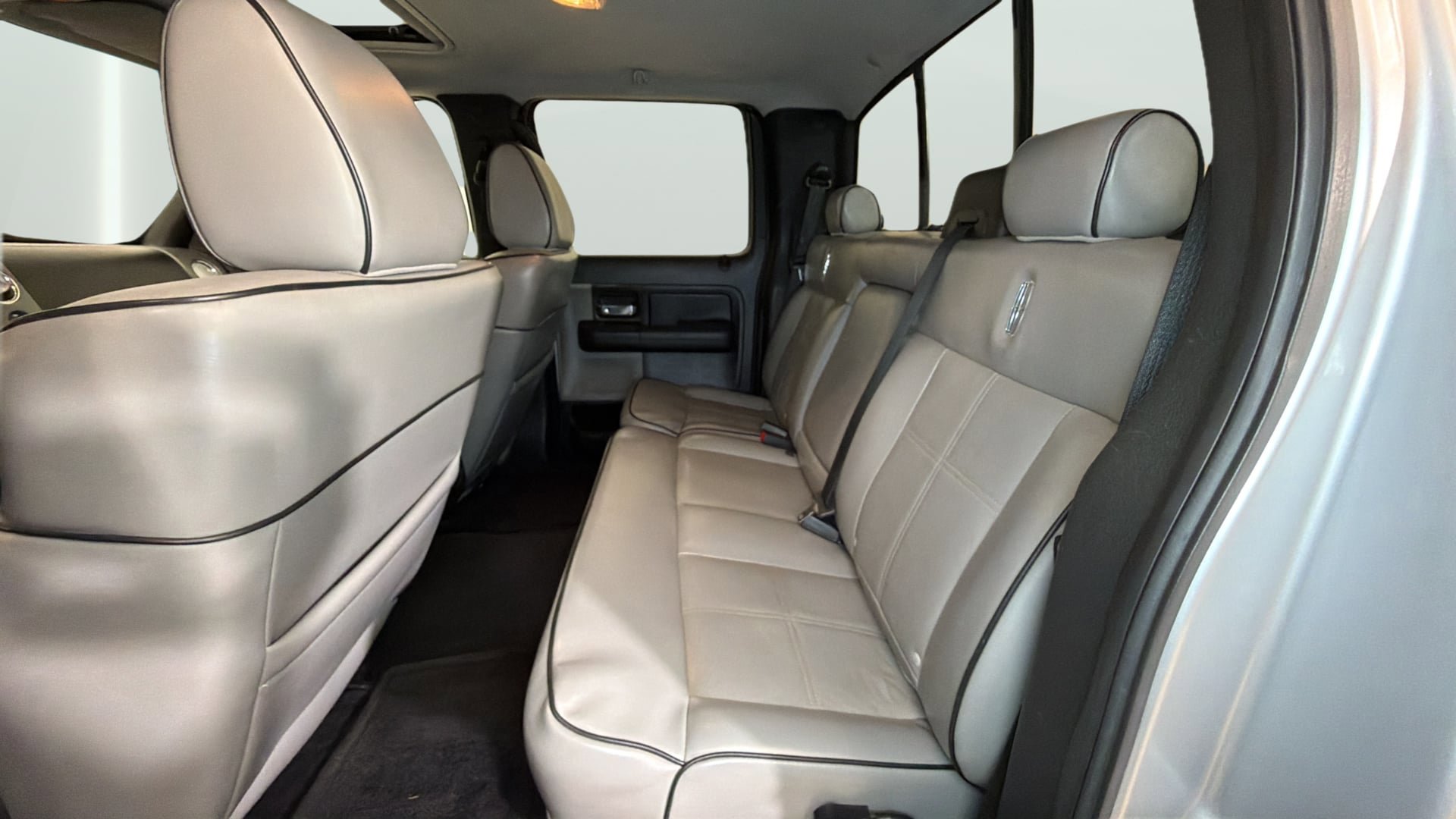 Used 2008 Lincoln Mark LT 4x4 image 32
