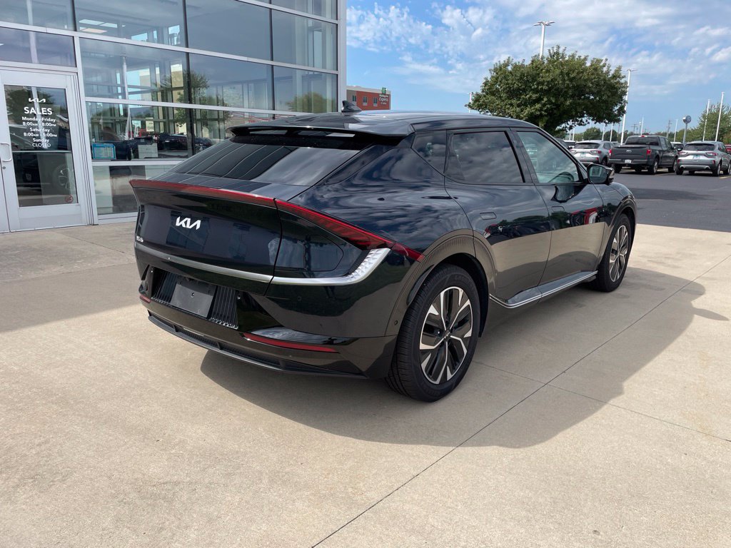 Used 2023 Kia EV6 Wind w/ Wind Technology Package AWD/4WD image 5