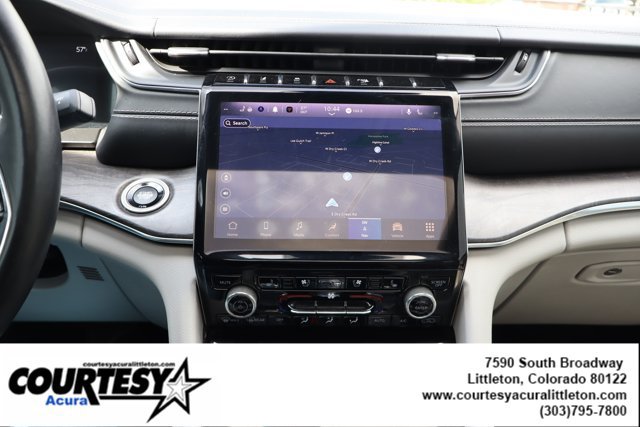 Used 2022 Jeep Grand Cherokee L Overland w/ Luxury Tech Group IV AWD/4WD image 17