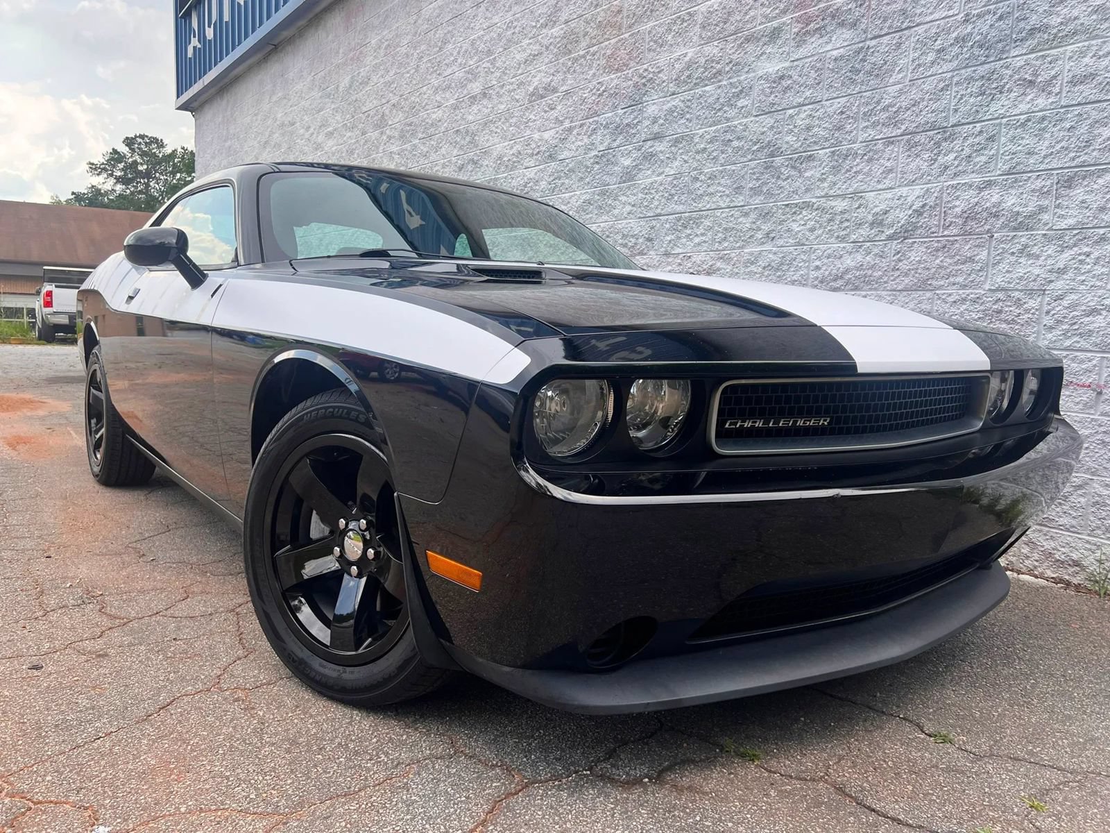 Used 2014 Dodge Challenger SXT