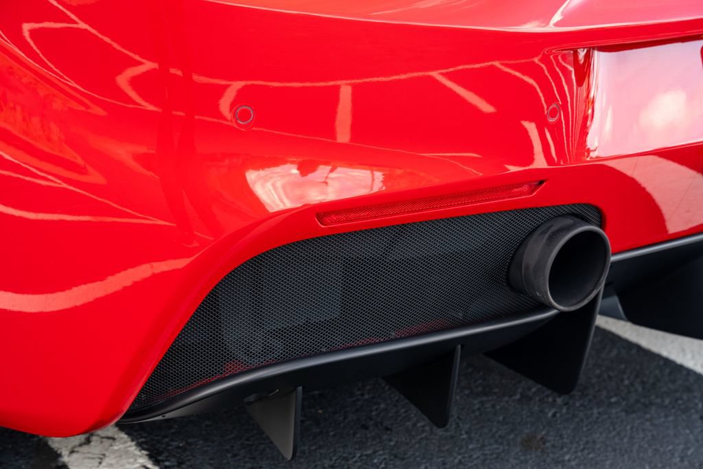 Used 2018 Ferrari 488 Spider RWD image 22