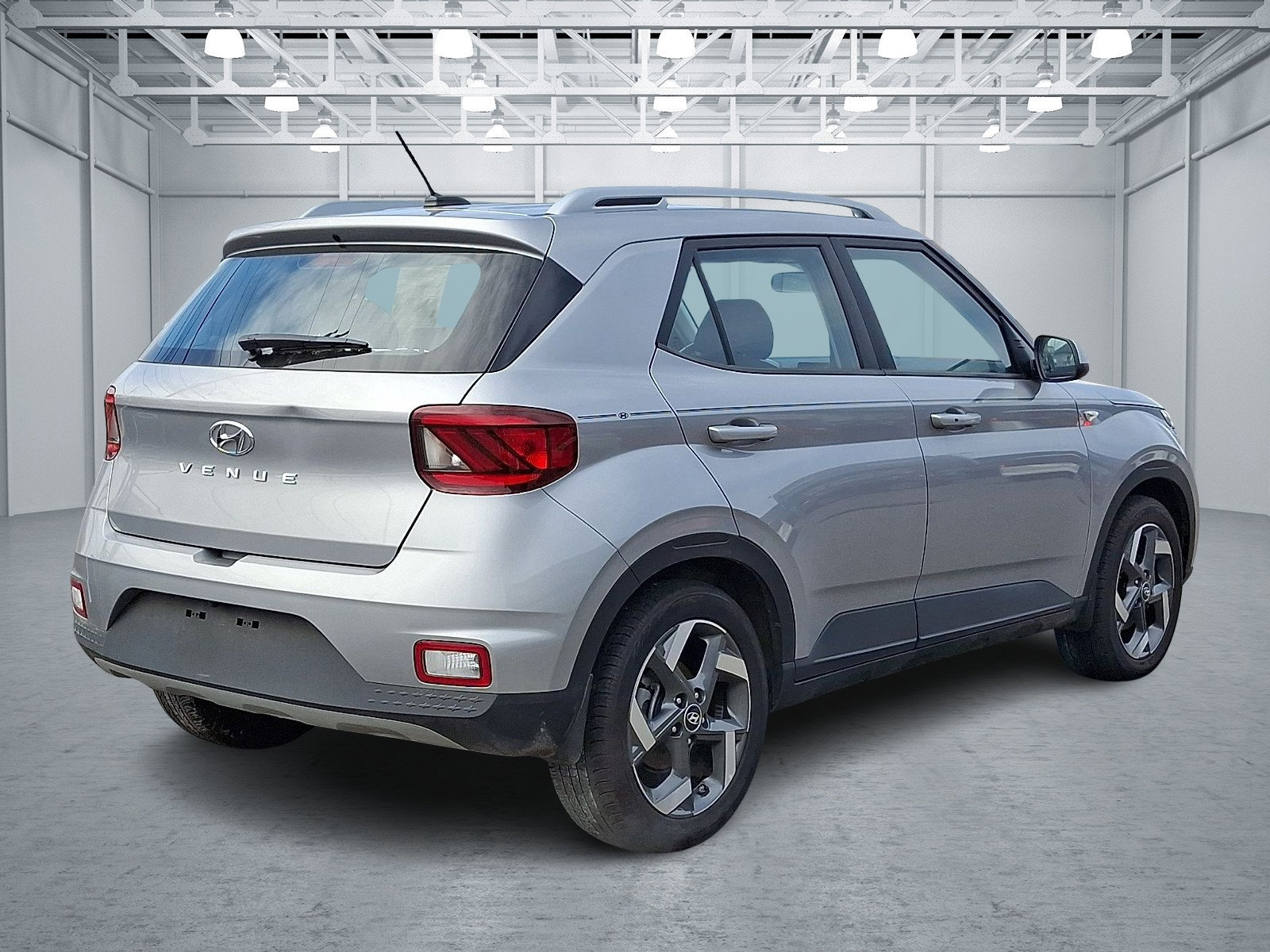 Used 2025 Hyundai Venue SEL image 6