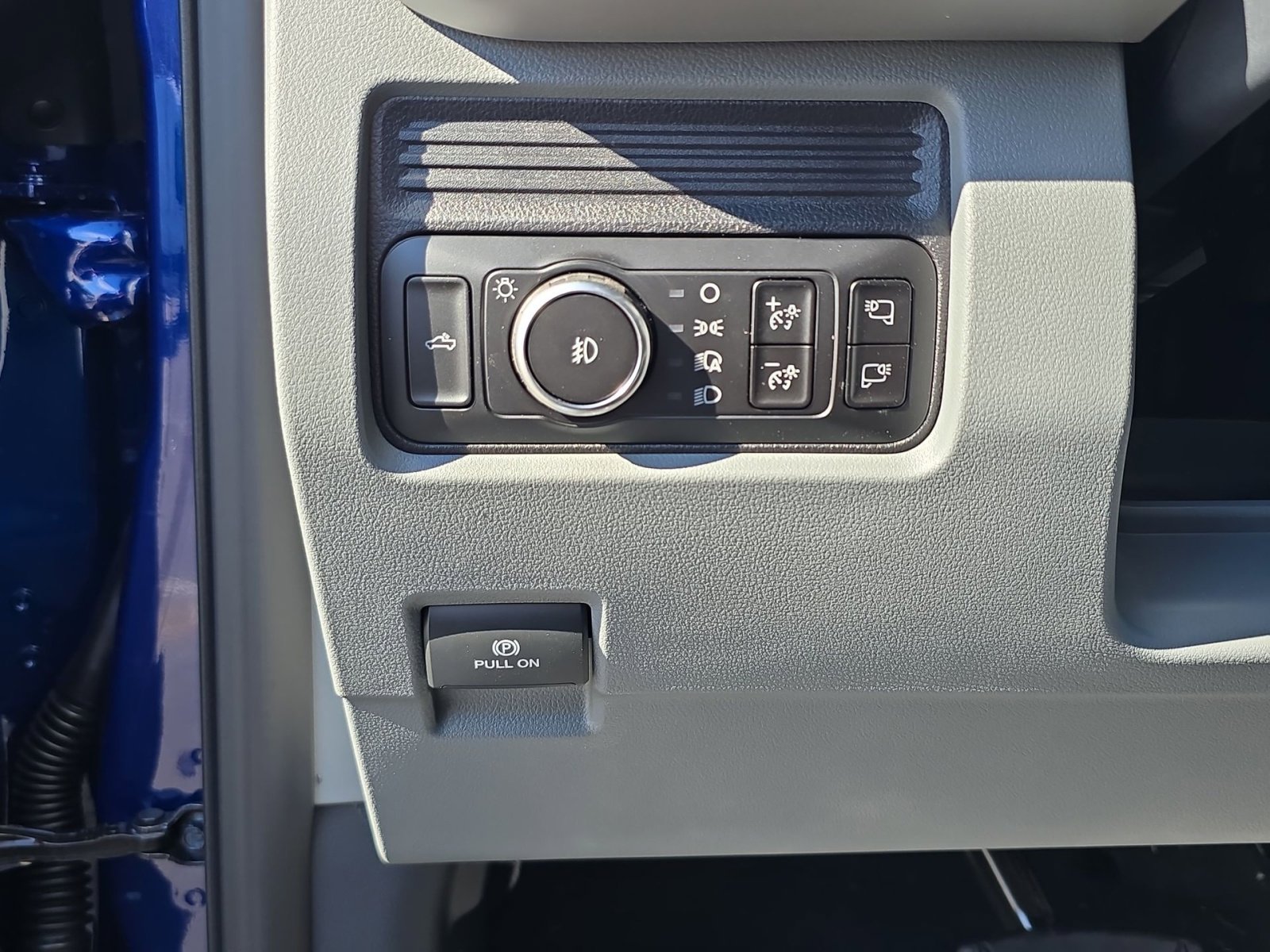 New 2026 Ford F250 XLT w/ FX4 Off-Road Package image 17