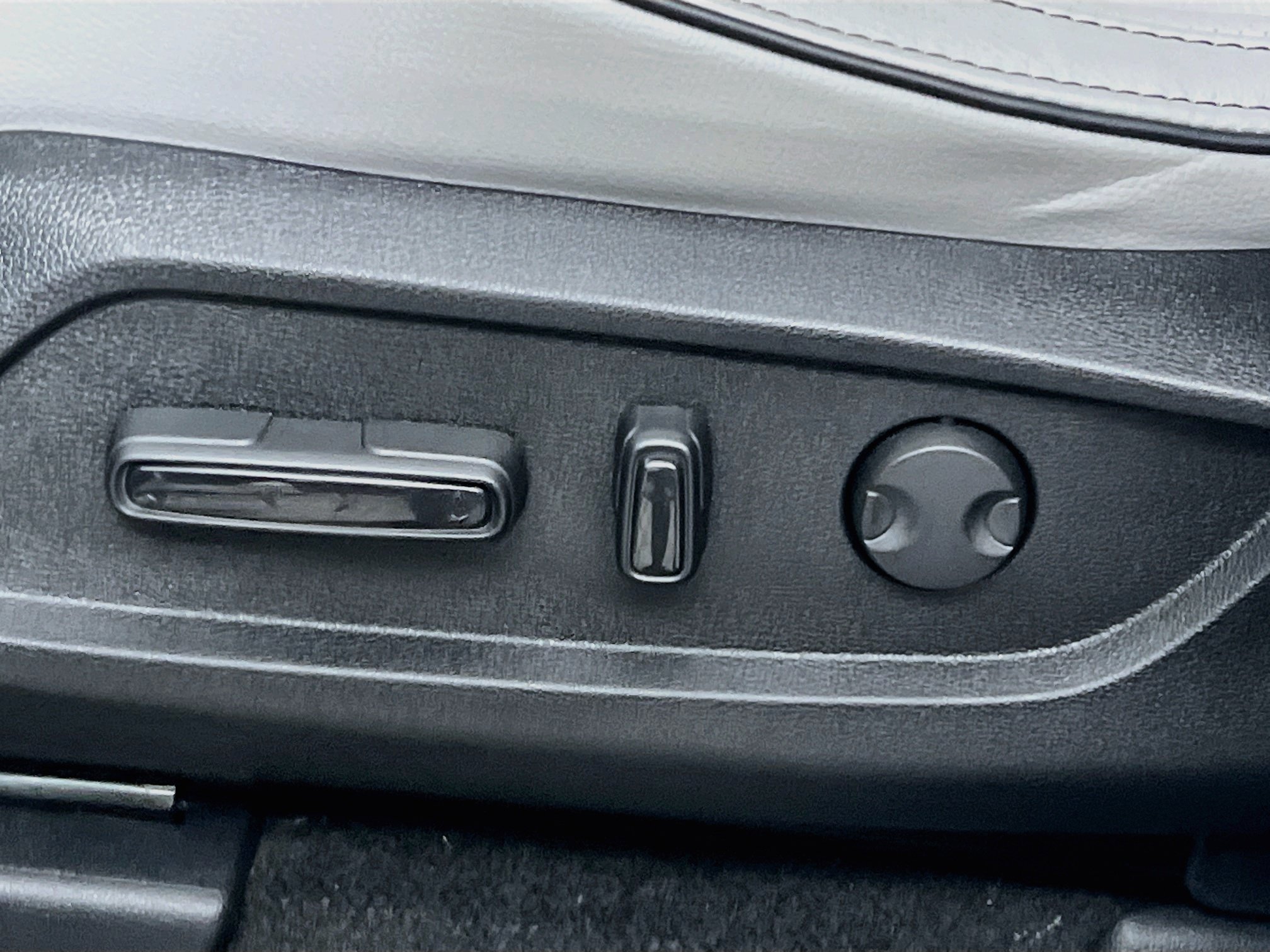 Used 2025 Honda Pilot Elite image 15
