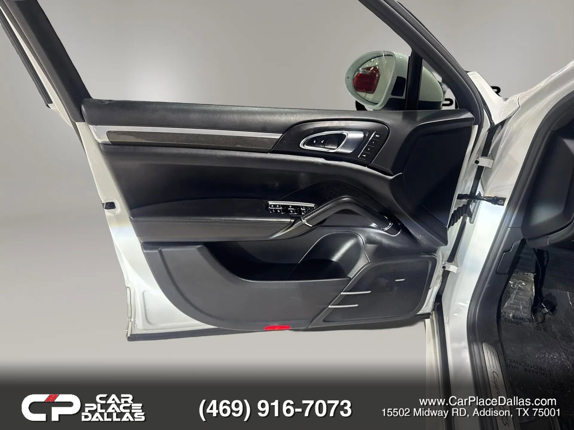 Used 2016 Porsche Cayenne GTS w/ Premium Package Plus image 10