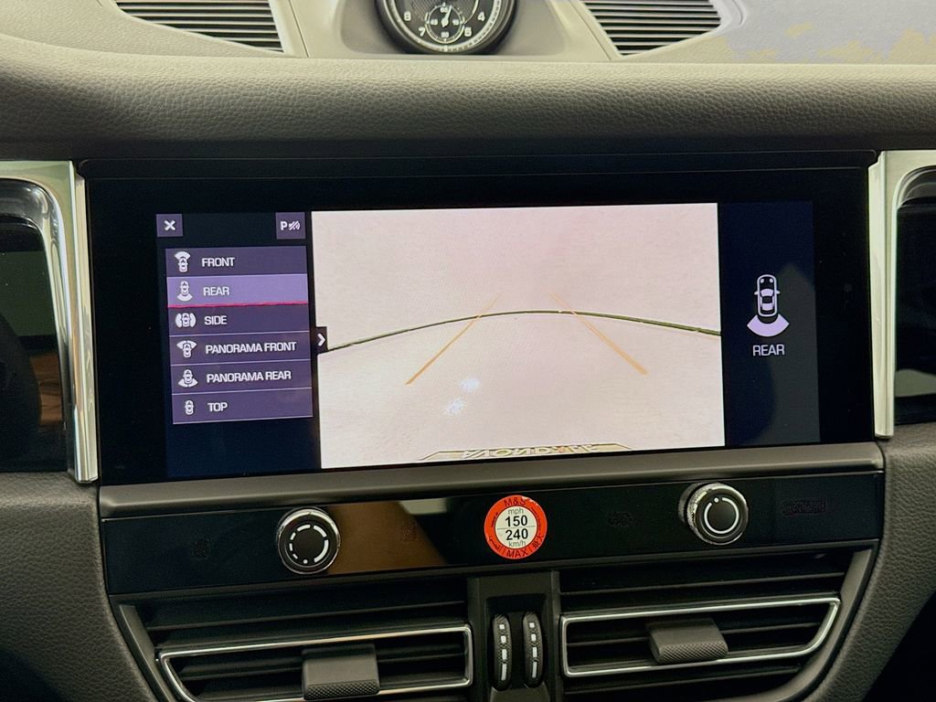 Certified 2025 Porsche Macan image 20