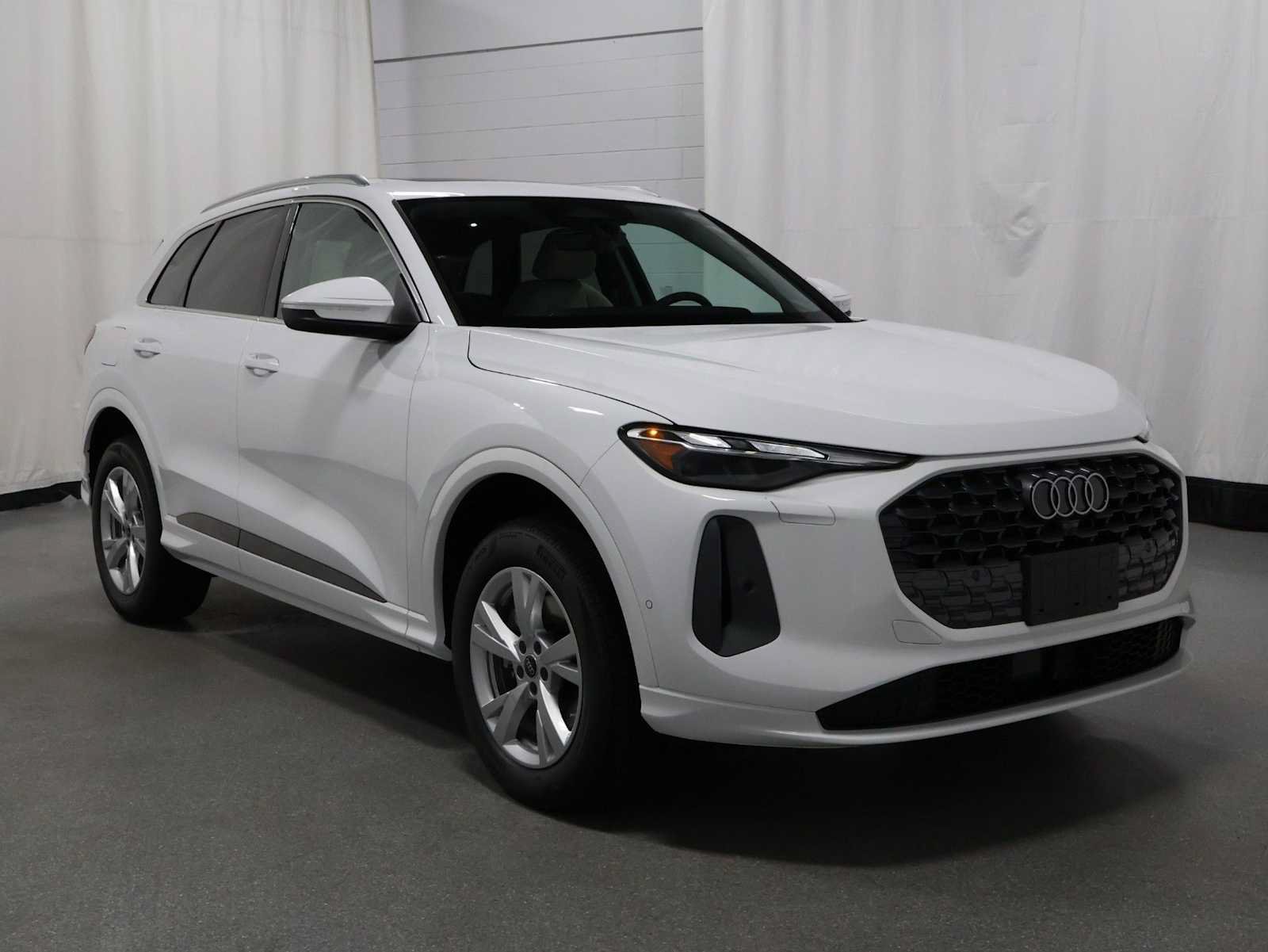 New 2026 Audi Q5 Premium AWD/4WD image 13