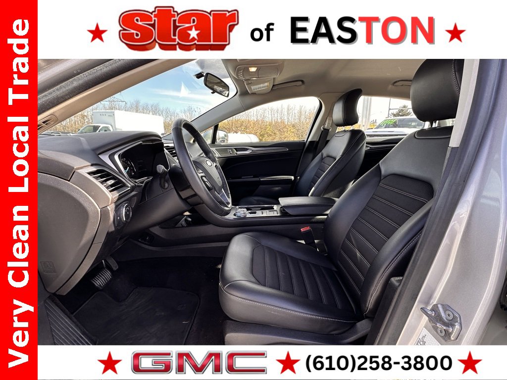 Used 2017 Ford Fusion SE w/ Equipment Group 201A image 14