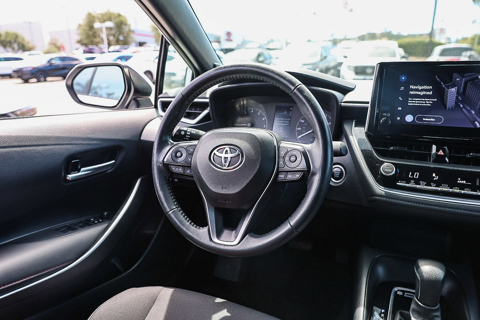 Used 2023 Toyota Corolla SE w/ SE Premium Package FWD image 5