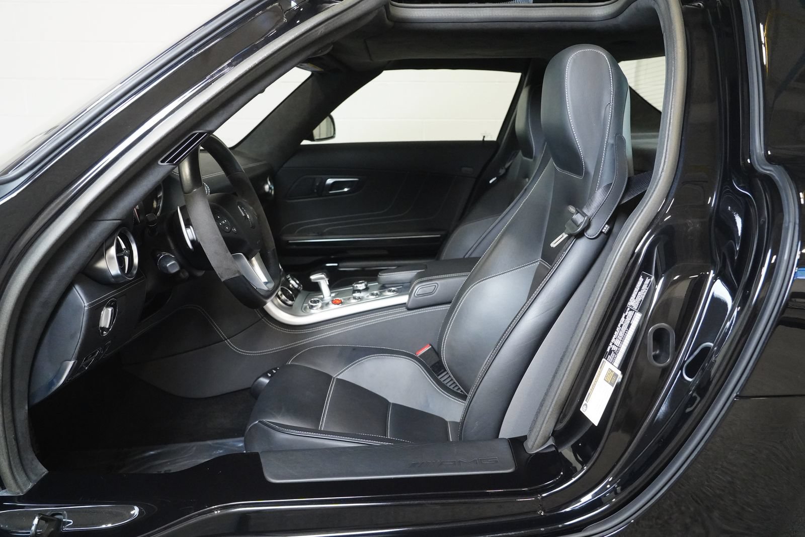 Used 2011 Mercedes-Benz SLS AMG Coupe image 13