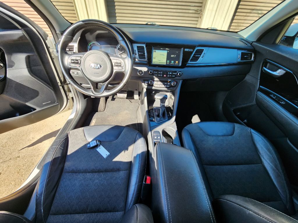 Used 2017 Kia Niro EX image 8